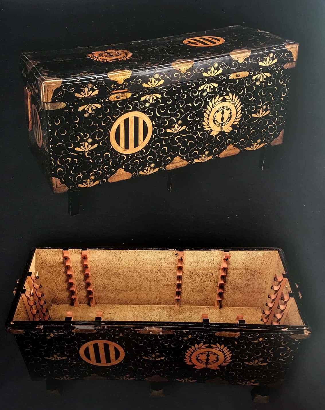 Karabitsu, boîte armure samourai, clan date