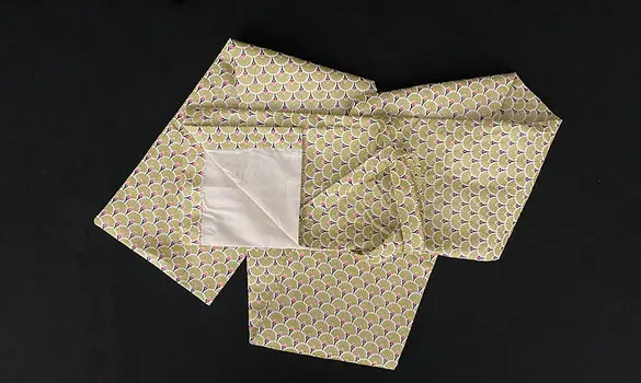 Housse katana motifs doré